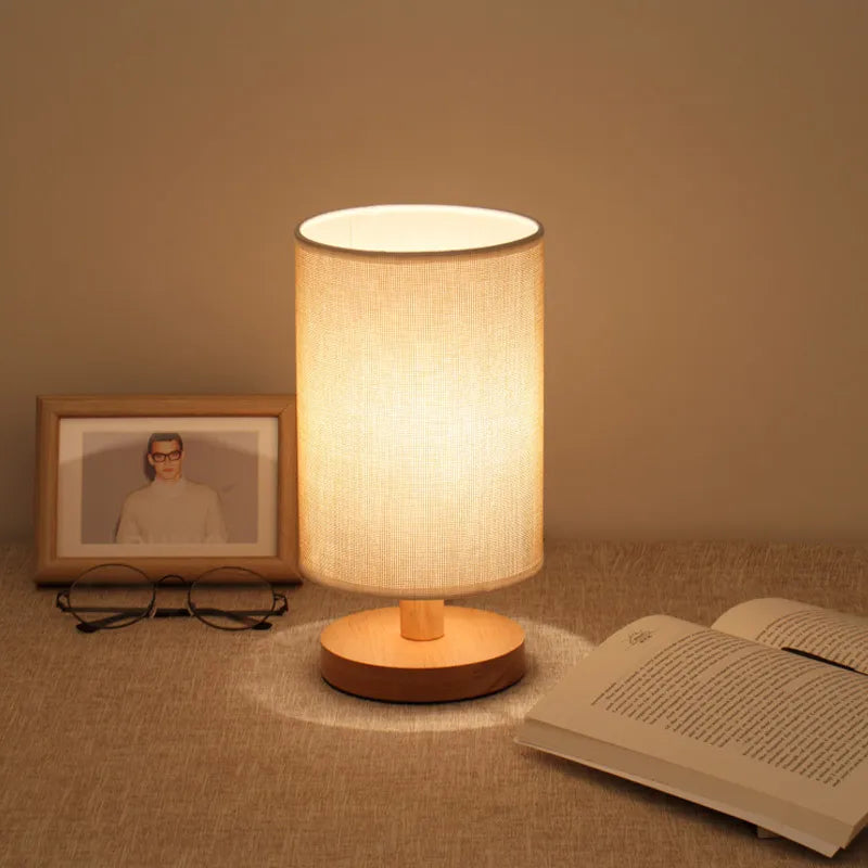 Simple and modern Nordic bedroom bedside lamp