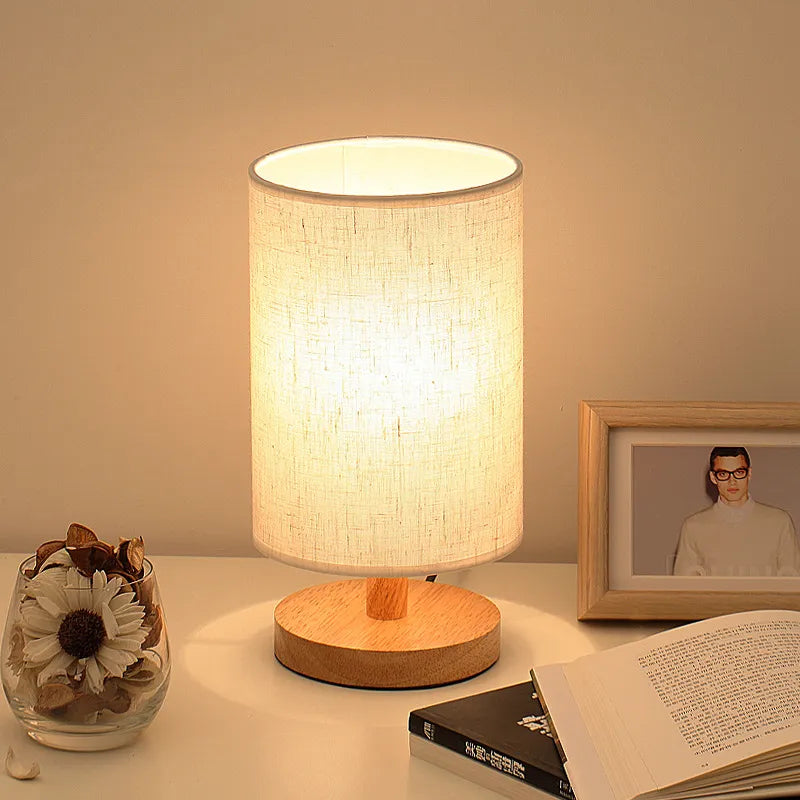 Simple and modern Nordic bedroom bedside lamp